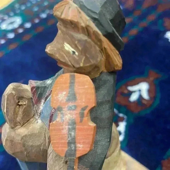 Hand carved vintage, violin player. So cool! - Picture 2 of 10